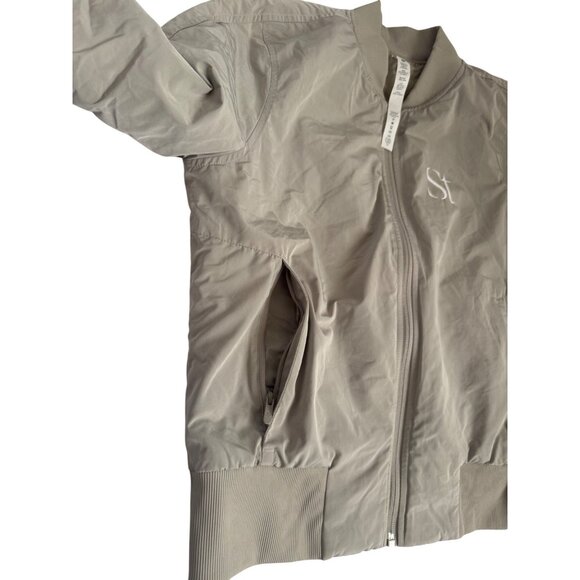 Lululemon Women's Reversible Bomber Jacket Size 6 Polyester & Nylon Beige. - Picture 4 of 14
